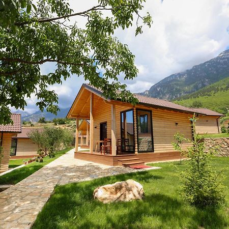 Hotel Bujtina Kapinova Berat Esterno foto