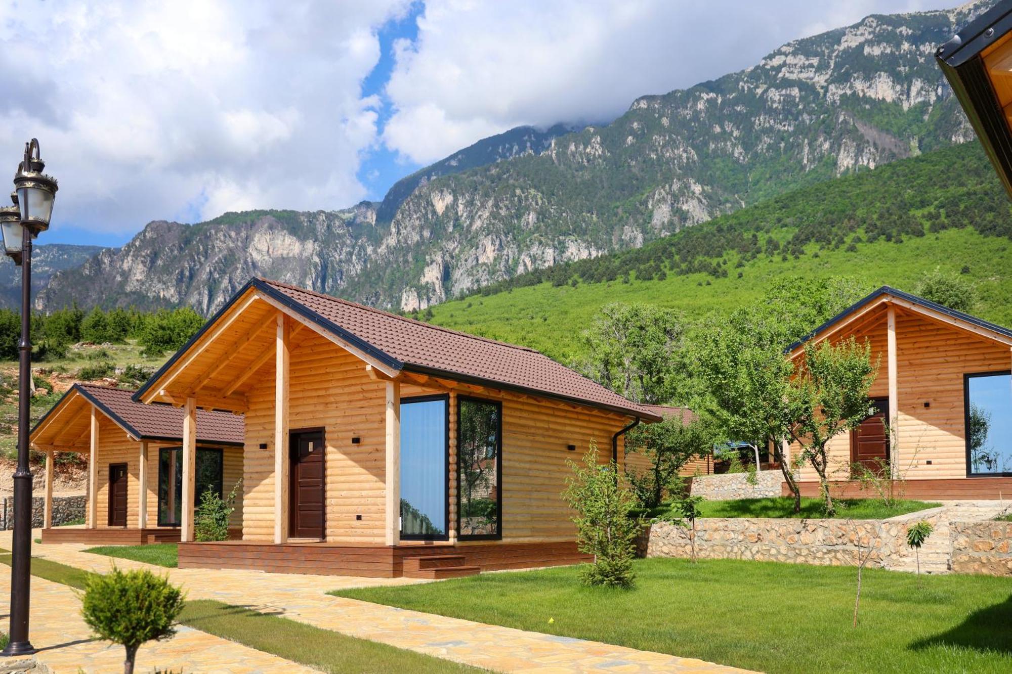 Hotel Bujtina Kapinova Berat Esterno foto