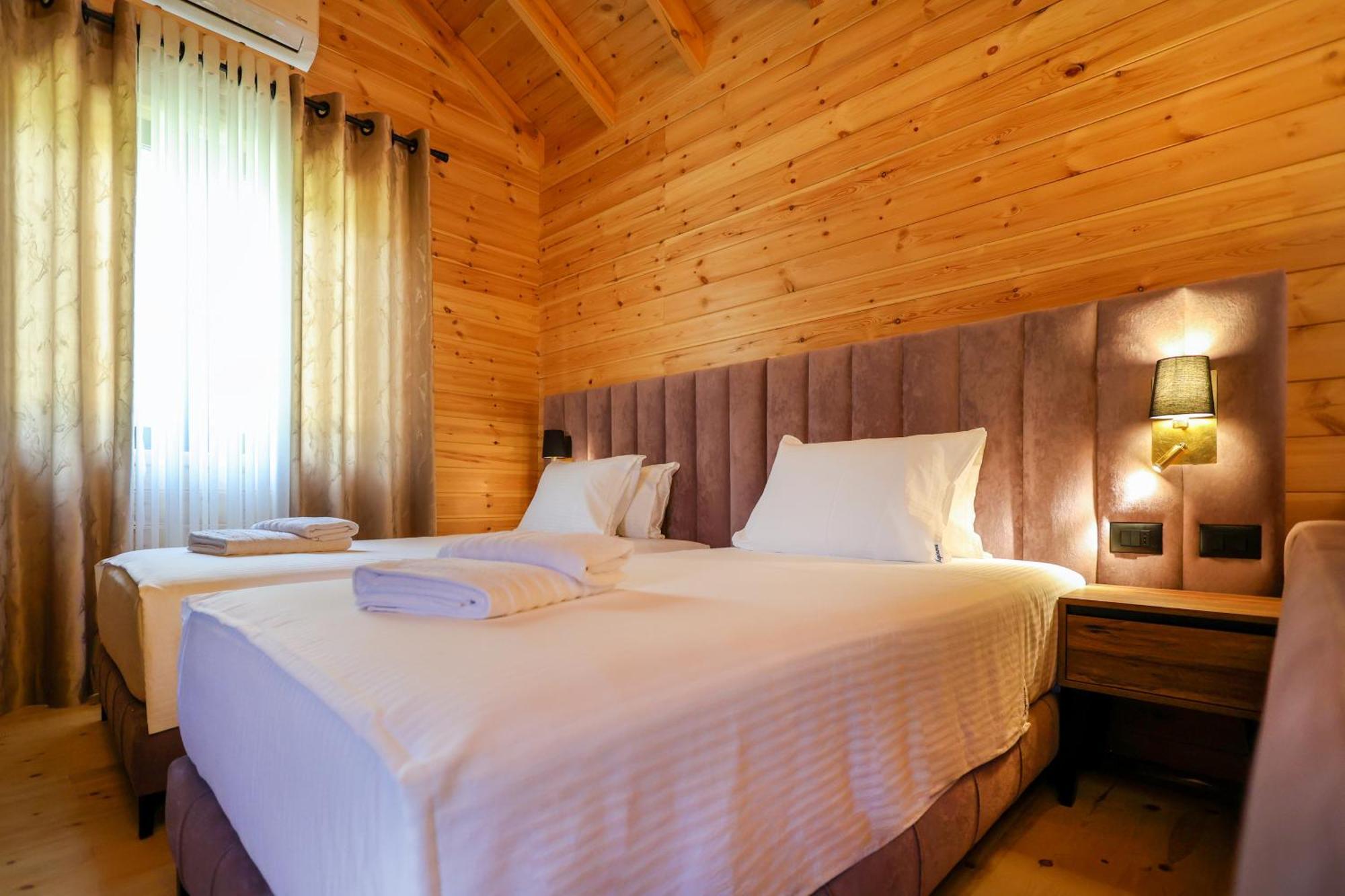 Hotel Bujtina Kapinova Berat Esterno foto