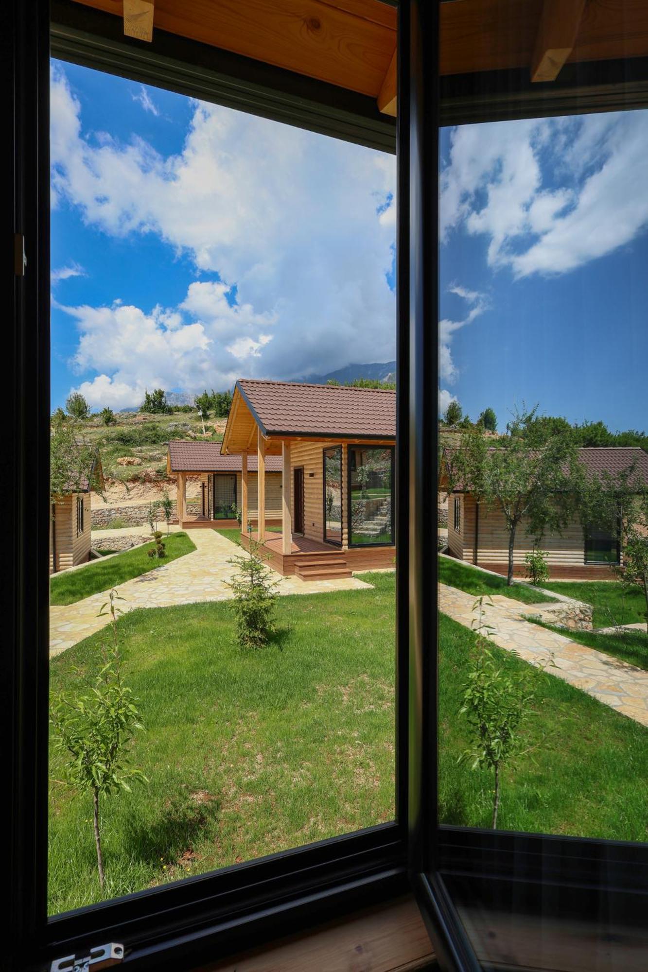 Hotel Bujtina Kapinova Berat Esterno foto