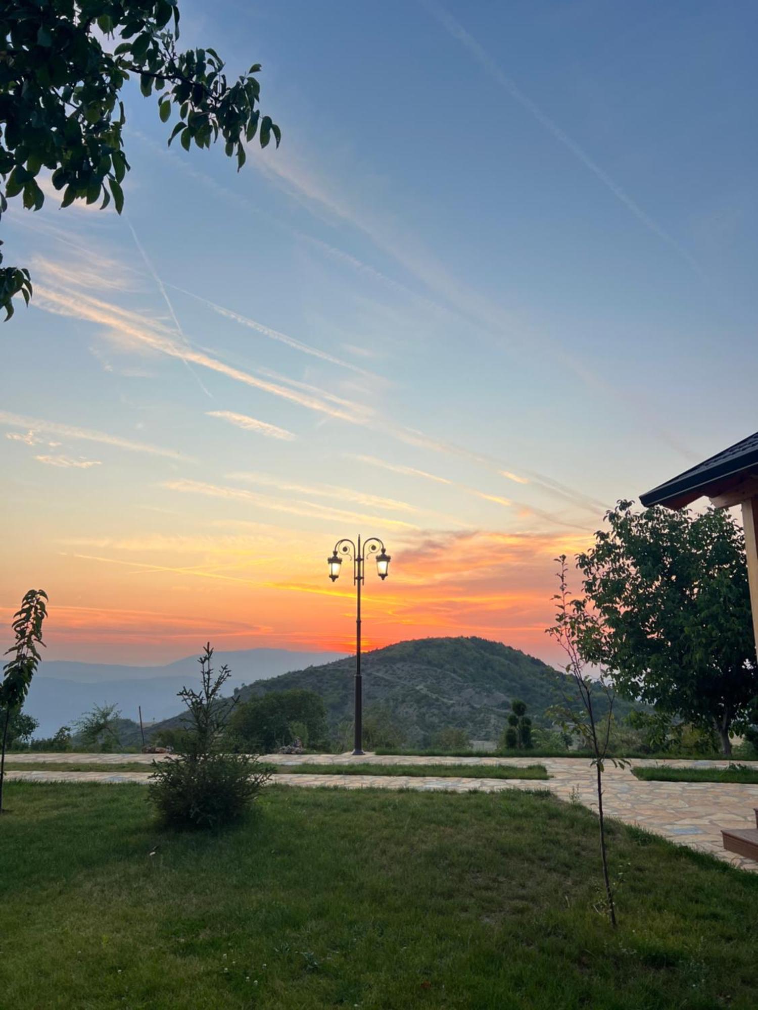 Hotel Bujtina Kapinova Berat Esterno foto